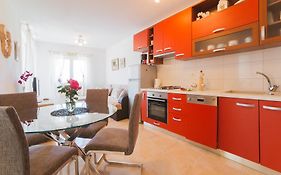 Apartments Miamare